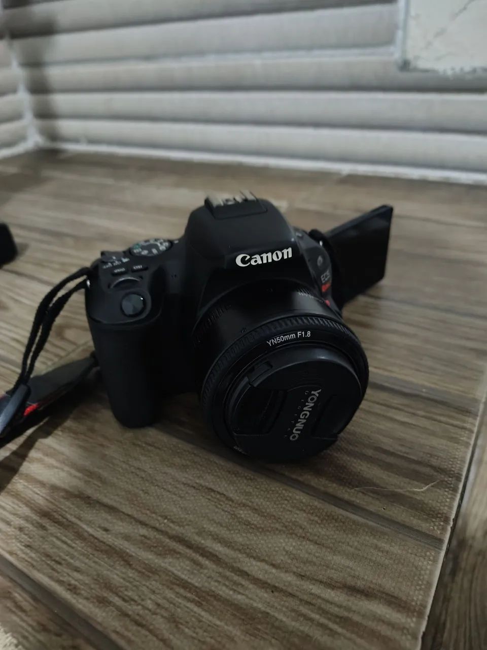 Câmera Canon SL2