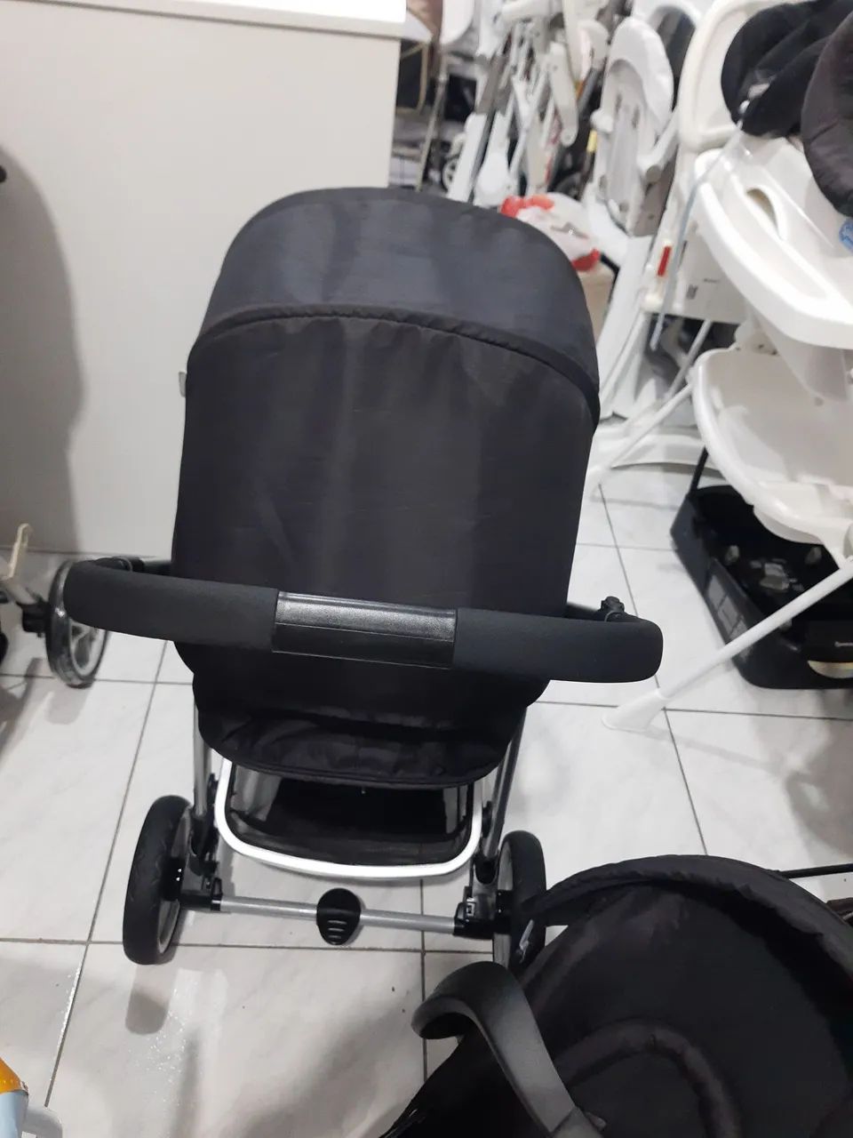 Carrinho de bebê Infanti epic novinho  R$:1.199 em até 10 vezes sem juros no cartão  - Foto 5