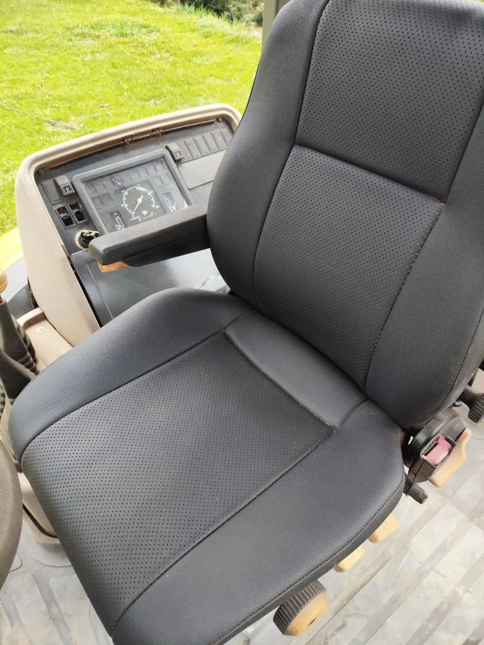 Retroescavadeira JCB 214Serie 2 - Foto 6