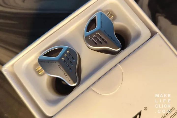 Fone  KZ ZVX - Retorno de Palco - Sem Microfone + Case + Adaptador. - Foto 2