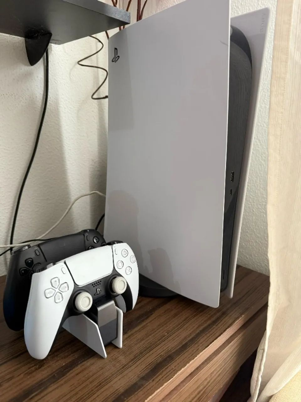 PS5 Playstation 5 Edição Digital, SSD 825GB, 2 Controles DualSense + Base de carregamento