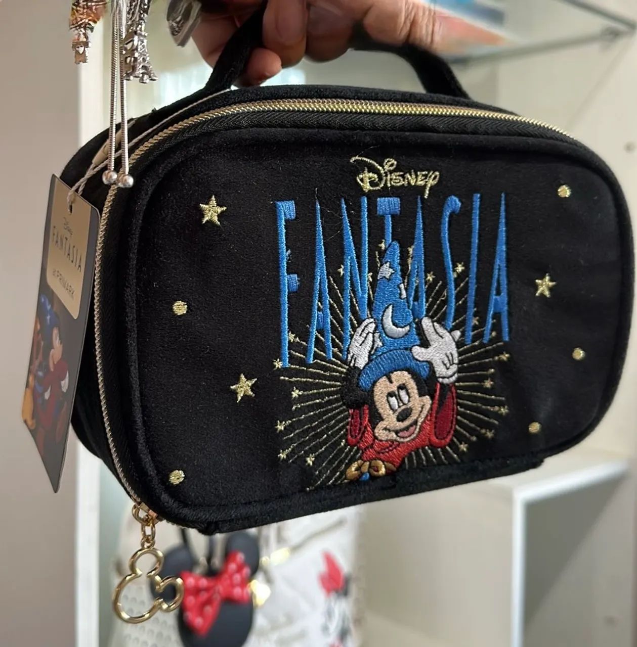 Vendo  Necessárie em veludo Mickey Mago Disney Importado Disney Parque