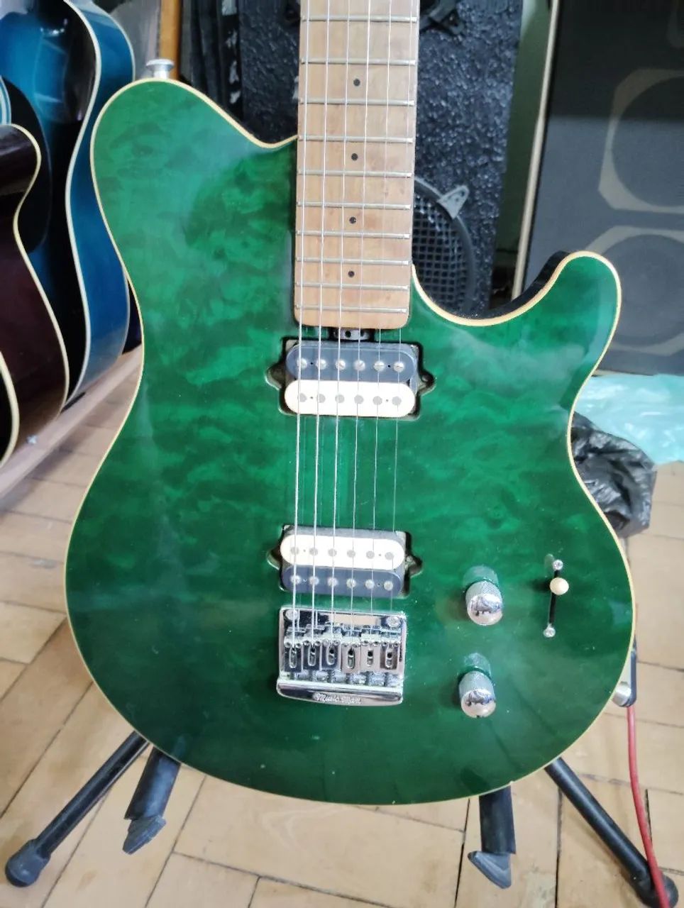 Guitarra Music Man Axis Super Sport - Instrumentos musicais