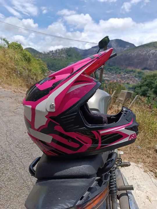 Capacete da SW semi-novo 