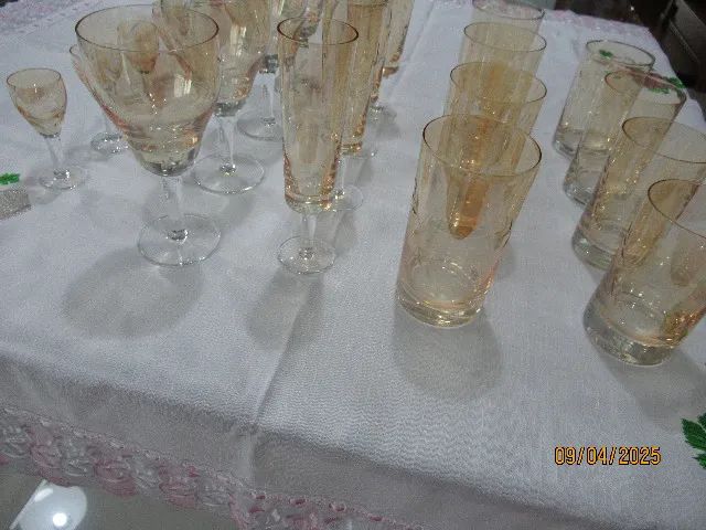 20 Taças e copos de cristal lapidado: 5 conj c/ 4 unid de cada modelo. - Foto 5