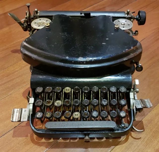 Maquina de Escrever Adler 7 de 1900 Completa e Funcionando