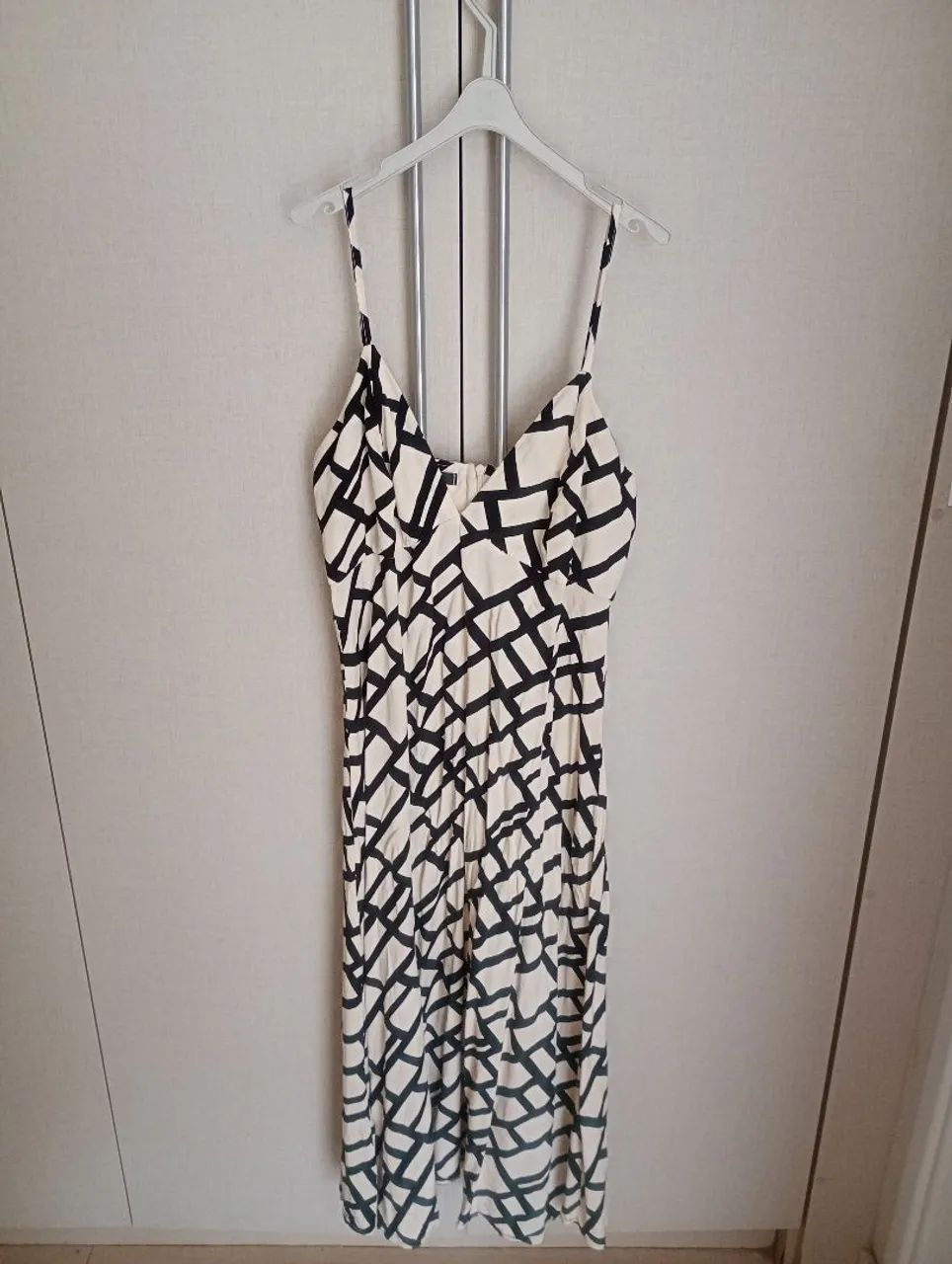 Vestido longo preto e branco