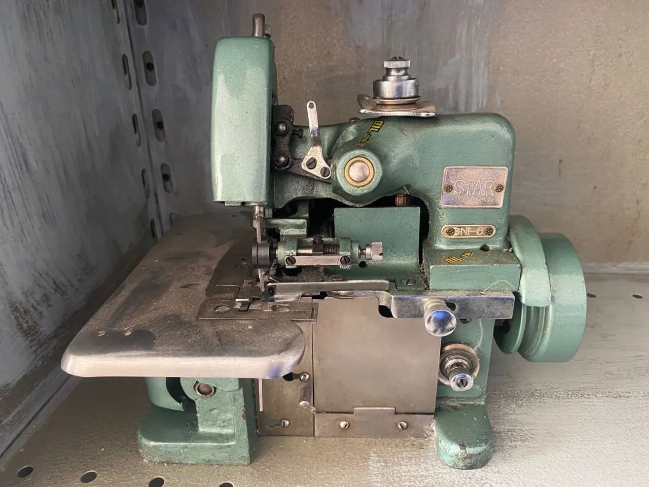 Máquina de costura overloque  - Foto 2