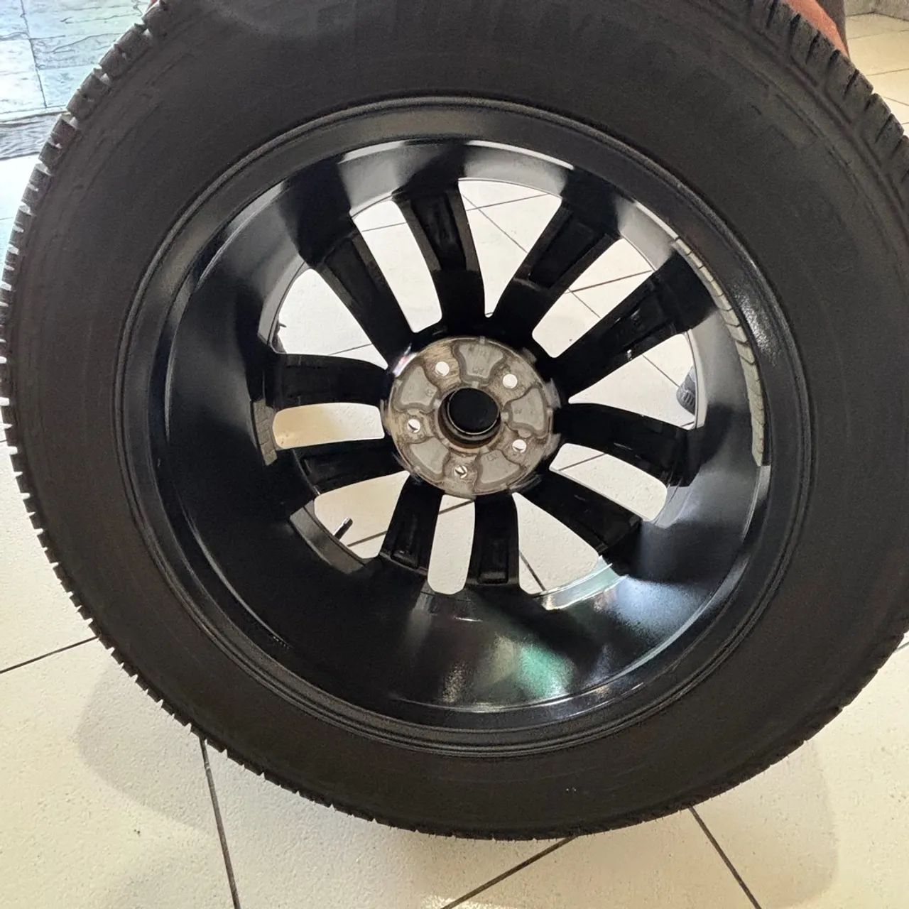 Jogo de rodas Tiggo 8 Pneus Goodyear 235/55R18 R$4.000,00 - Foto 5