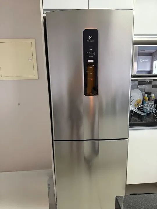 Geladeira Eletrolux Frost Free Inverter Technology 490L