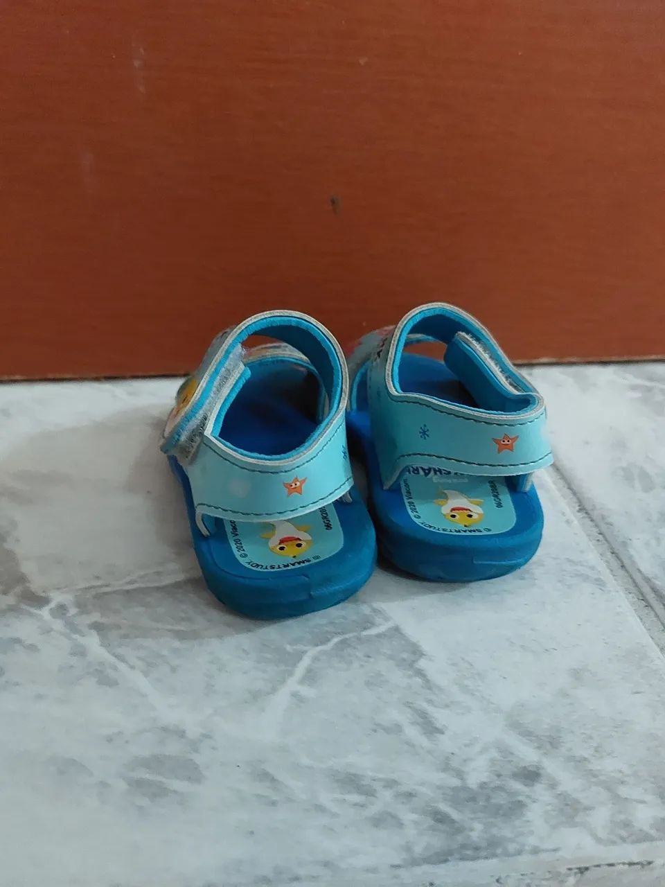 Sandálias Baby Shark - Tamanho 19 - Foto 3