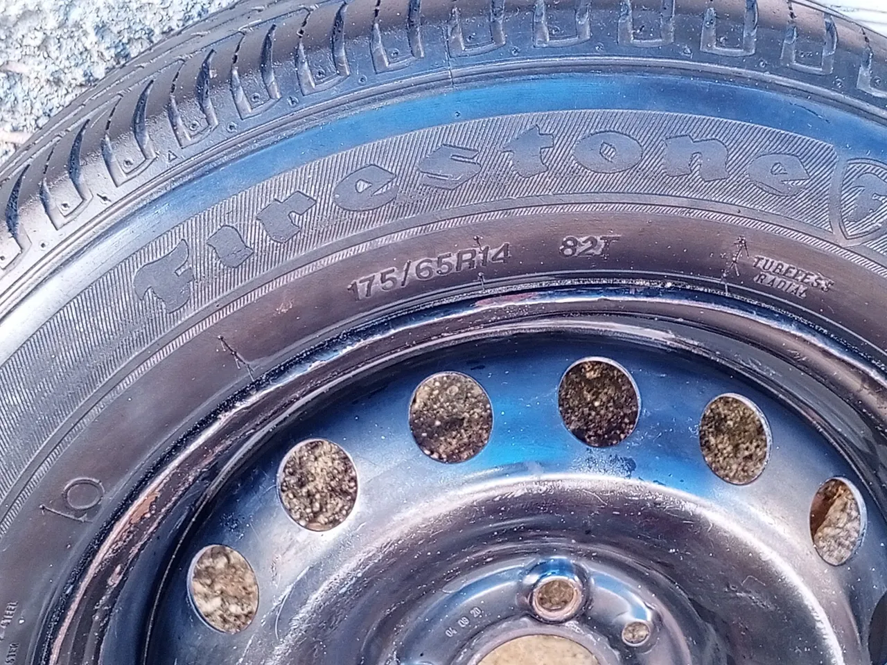 280 pneu com aro 14