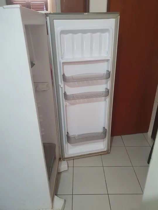 Geladeira esmaltec  - Foto 3
