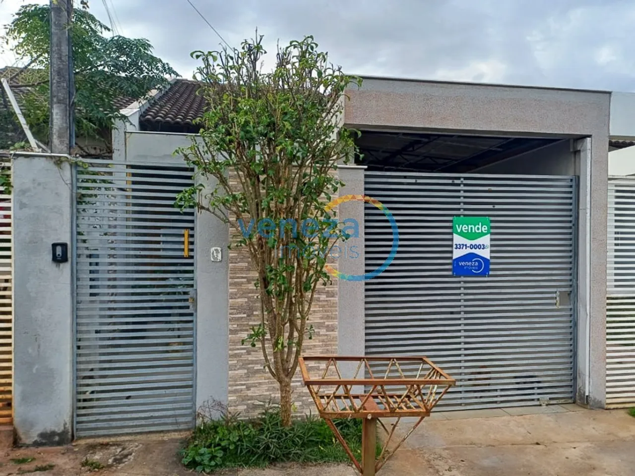 Casa Residencial com 3 quartos à venda por R$ 300000.00, 76.55 m2 - COLUMBIA - LONDRINA/PR