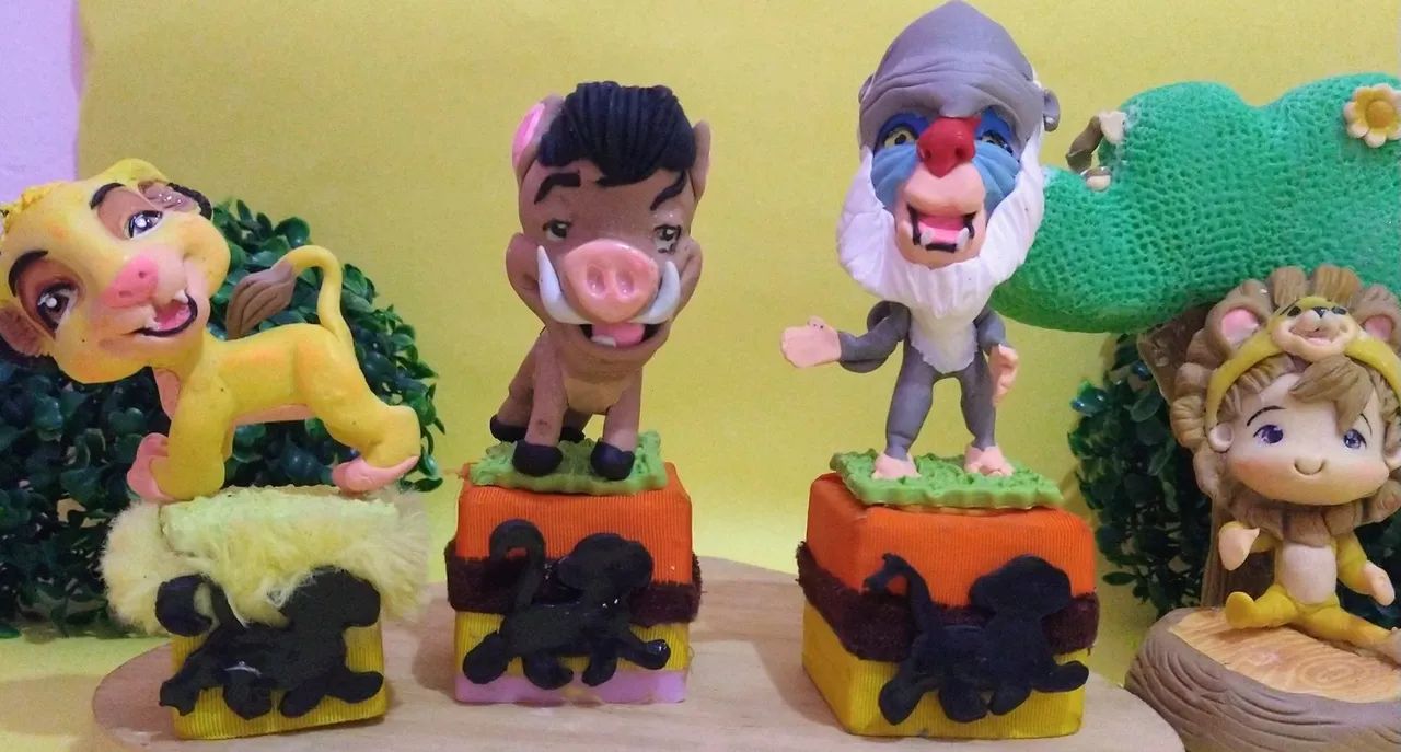 Topo de bolo,velas, lembrancinhas e apliques  - Foto 2