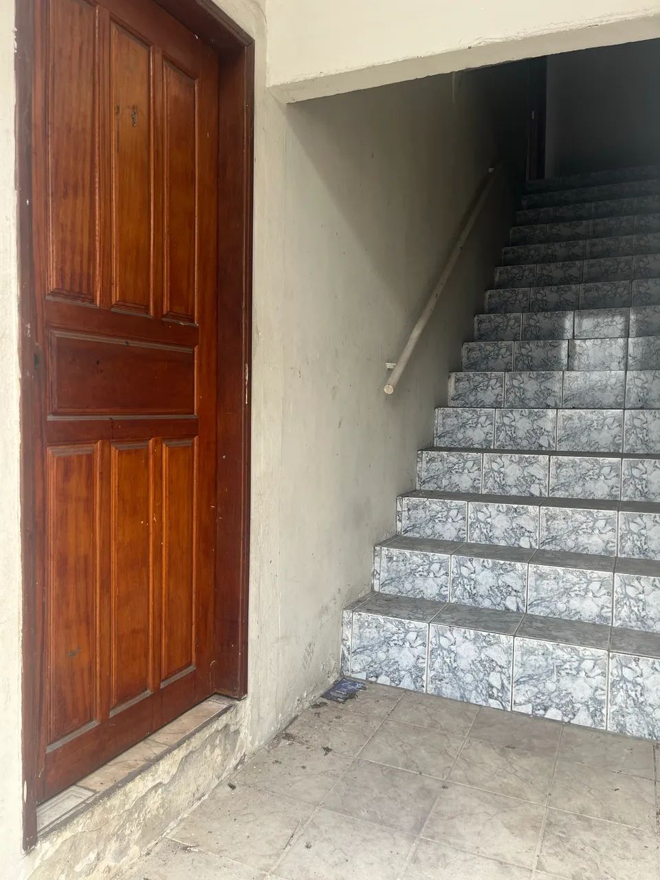 Prédio comercial com 6 aptos e galpão | Av. Silves - localização estratégica - Foto 4
