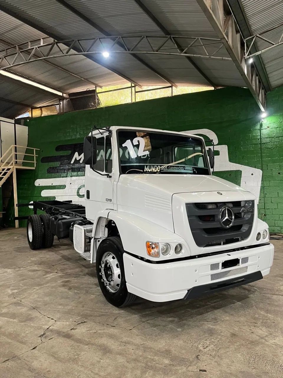 Caminhão MB Atron 1319 reduzido ano 2012