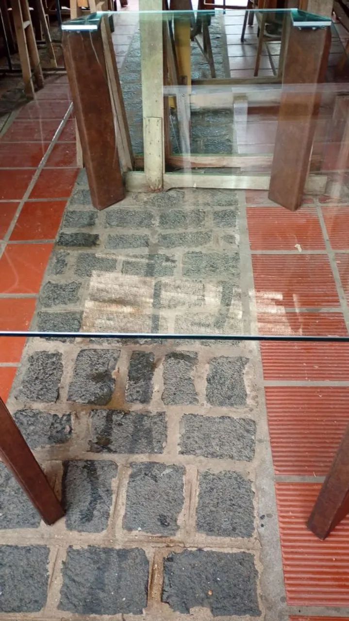 Linda mesa de vidro 10mm e pes de ferro  - Foto 4