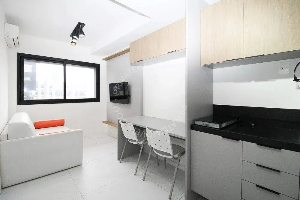 Apartamento mobiliado para alugar no Boa Vista com 1 quarto.