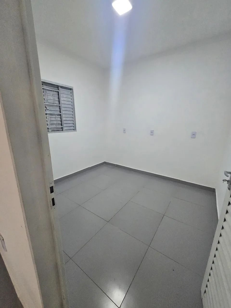 Aluguel BARRACÃO 3 CÔMODOS, NOVO. VAGAS - Foto 4