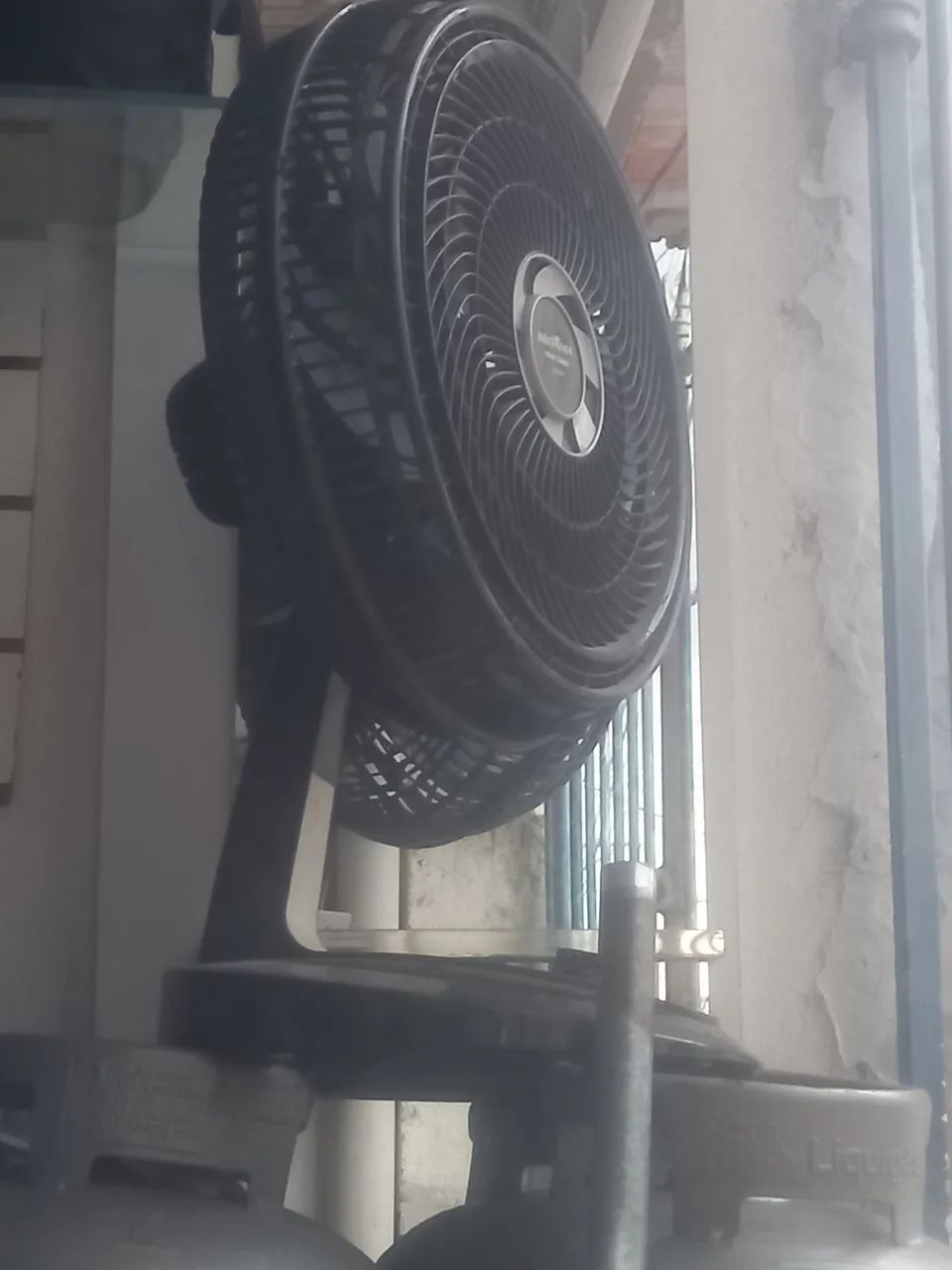  Ventilador médio de mesa