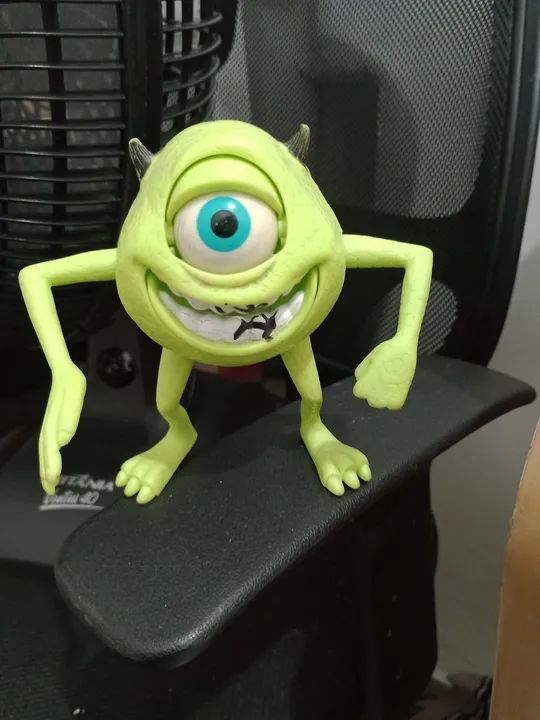 Boneco Mike do Monstros S.A. tamanho 15 centímetros 