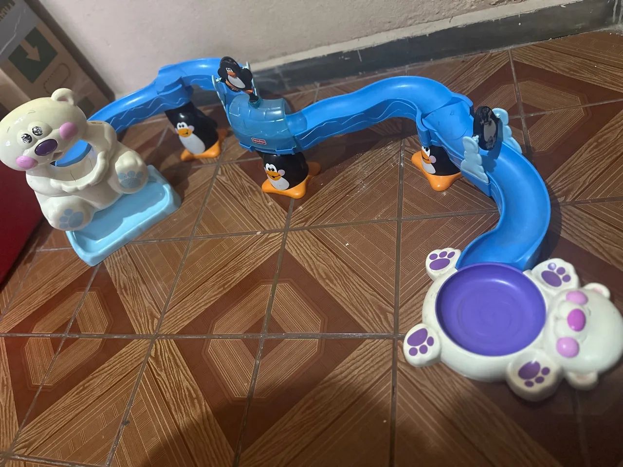 Brinquedo Infantil Urso Polar e Pinguins - Foto 2