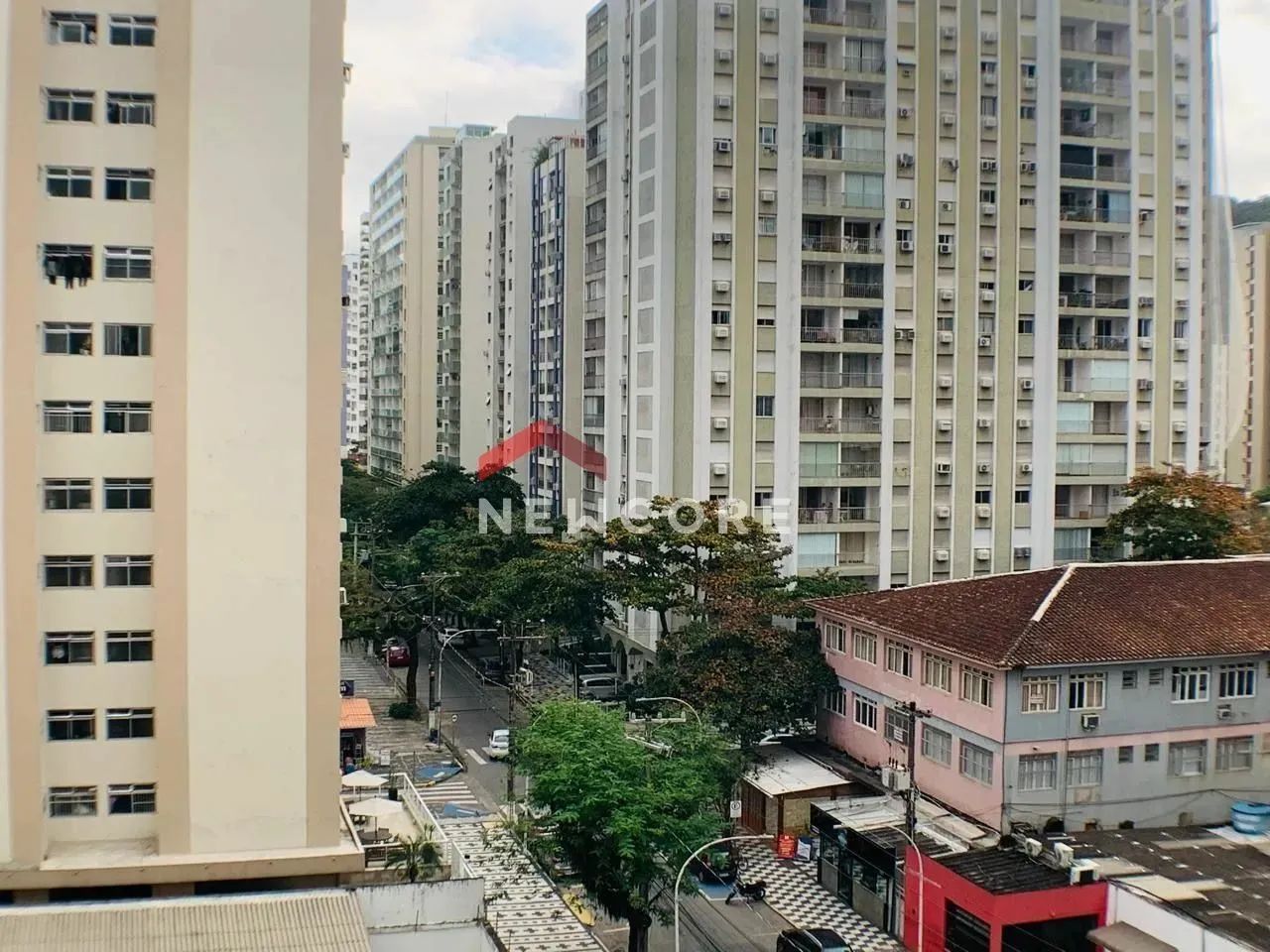 Apartamento em Rua Mário Ribeiro - Pitangueiras - Guarujá/SP
