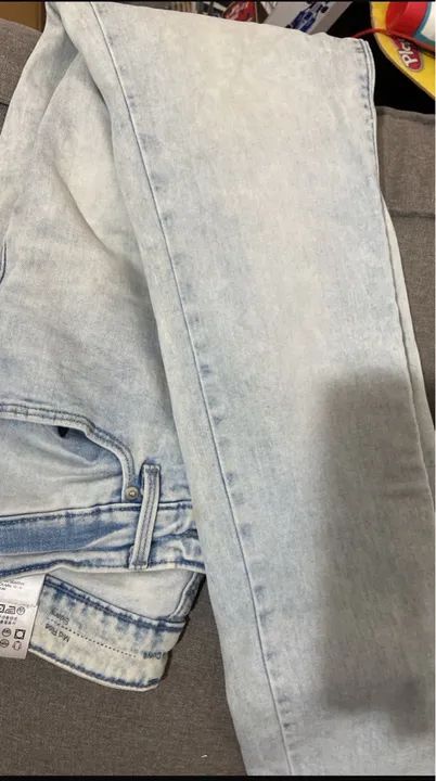 Calça Levis  feminina - 26 - Foto 2