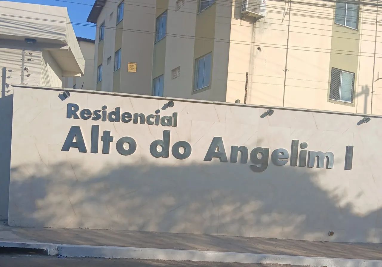 ALUGA-SE APARTAMENTO 