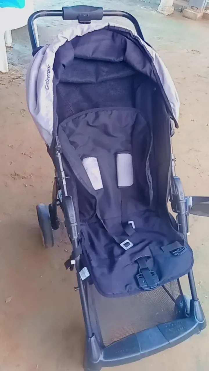 Vendo carrinho de nenê