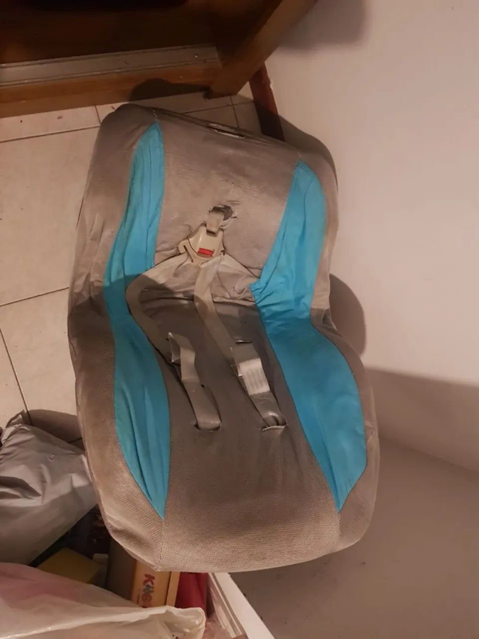 Cadeira Infantil com Cinto de Segurança