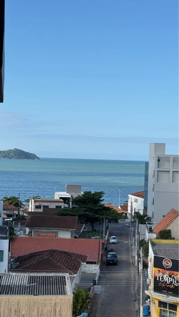 Vendo apartamento no no Centro de Balneário Piçarras 2 suítes