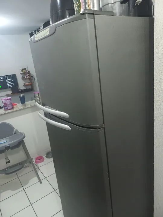 Geladeira Eletrolux Urgente  - Foto 2