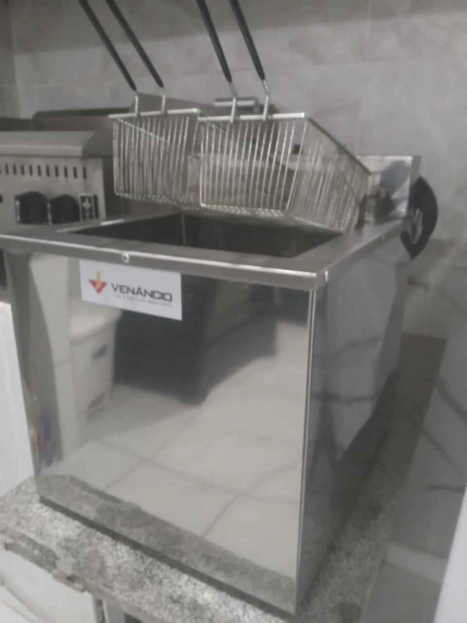Fritadeira Elétrica Água E Óleo Sfao4 220V Venâncio
