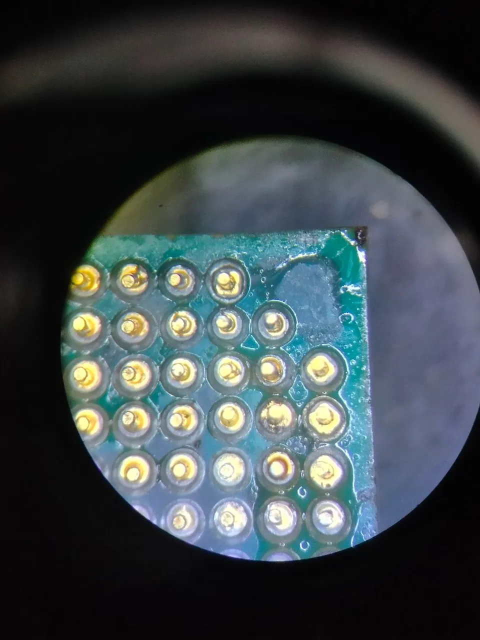 Faço recuperação de pinos de CPU arrancados, quebrados ou tortos!