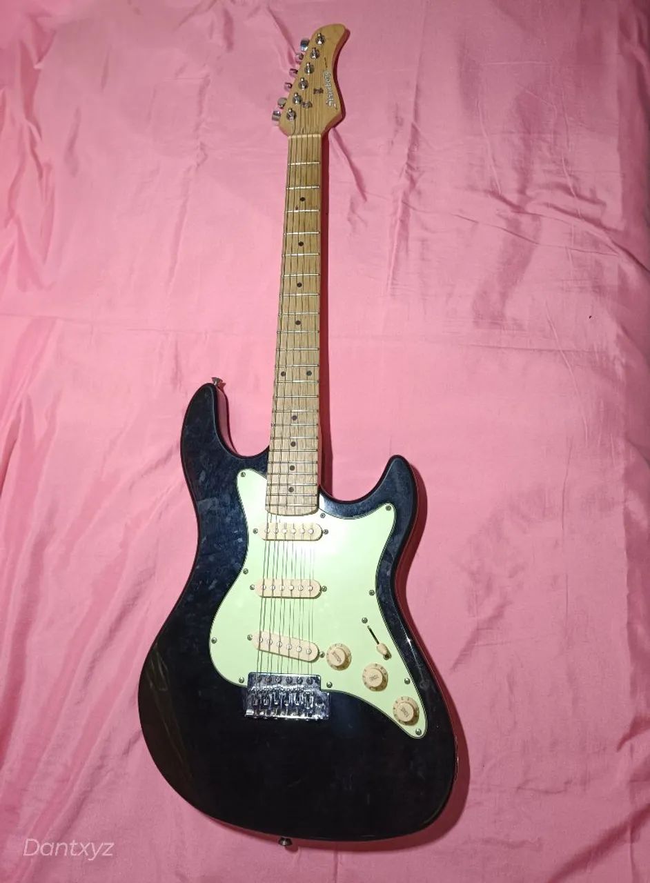 Guitarra Stratocaster preta