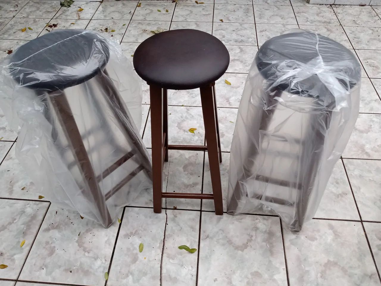 Banquetas de Madeira de lei. - Foto 5