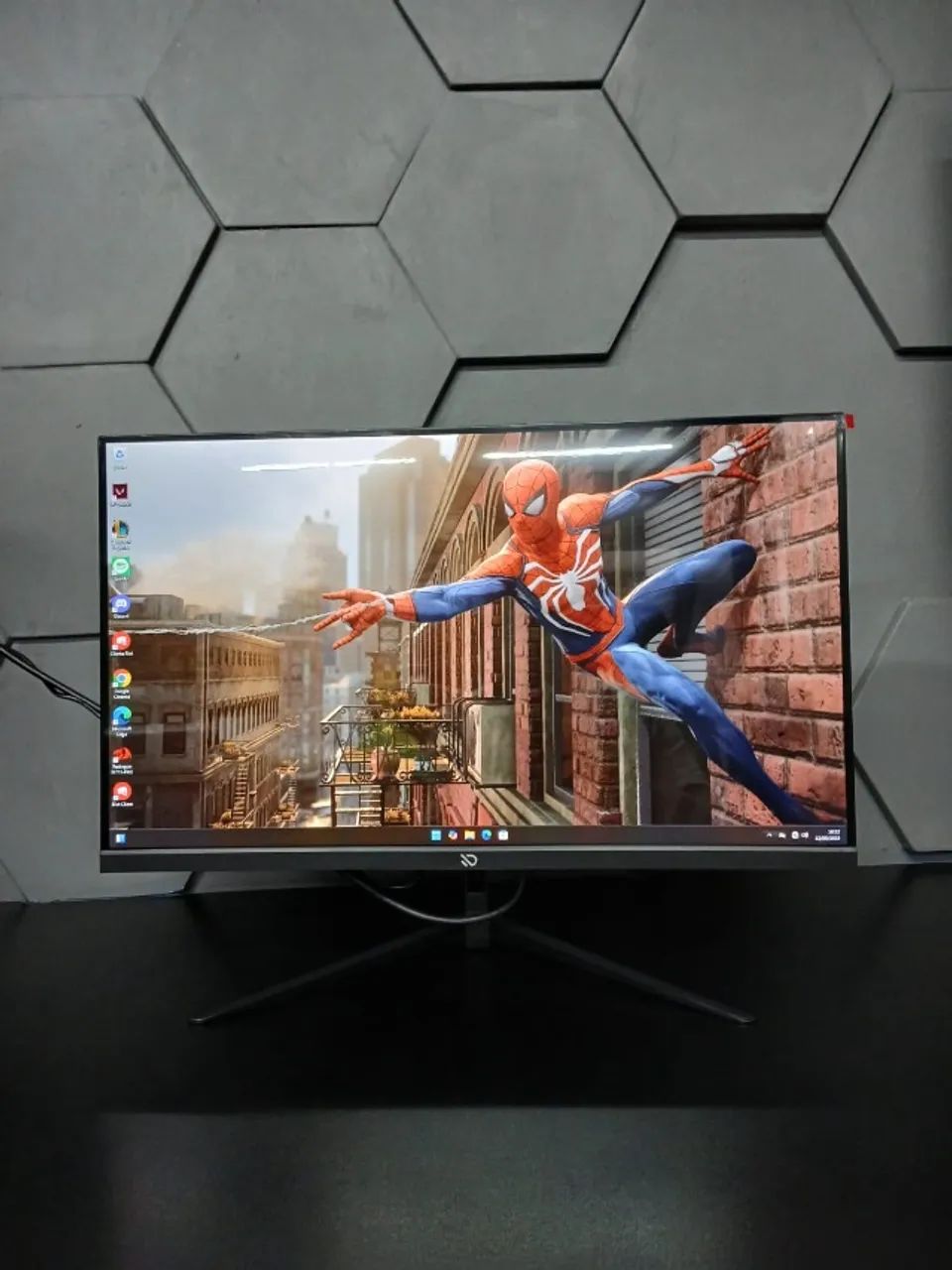 Monitor Gamer 24" Full HD 165Hz com HDR e Alto-Falantes