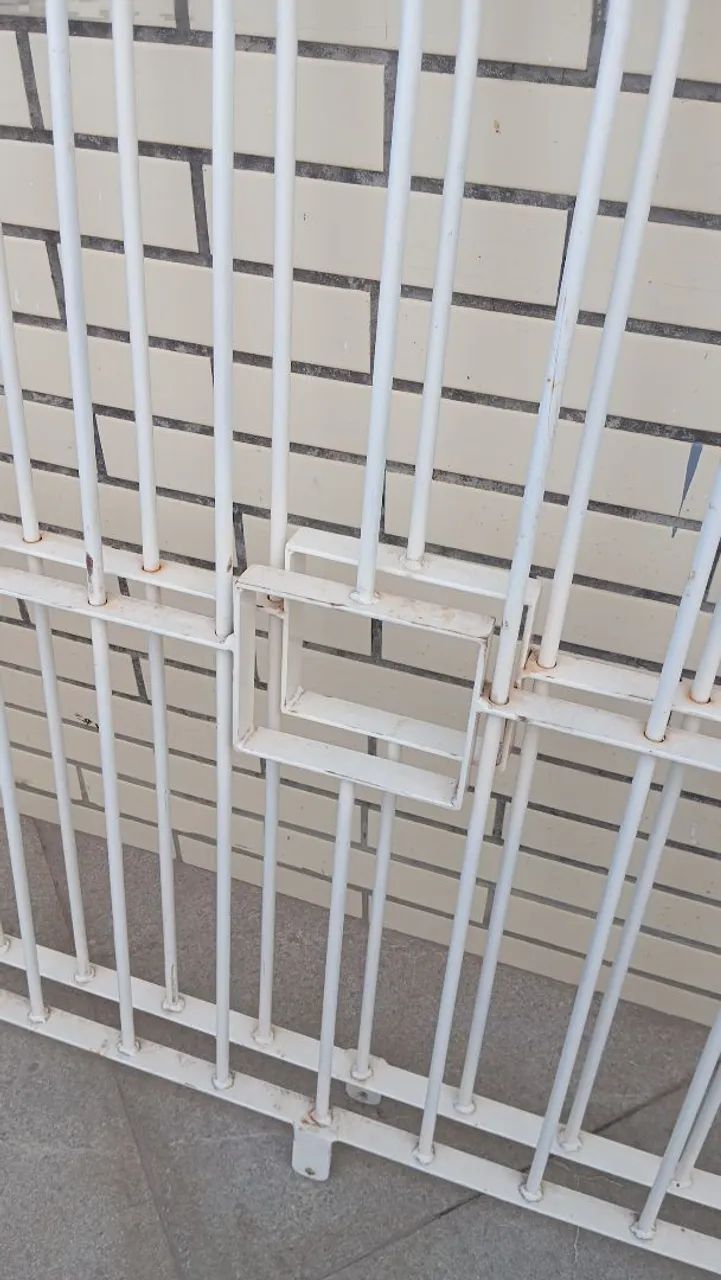 Grade de proteção para janela em ótimo estado - Foto 6