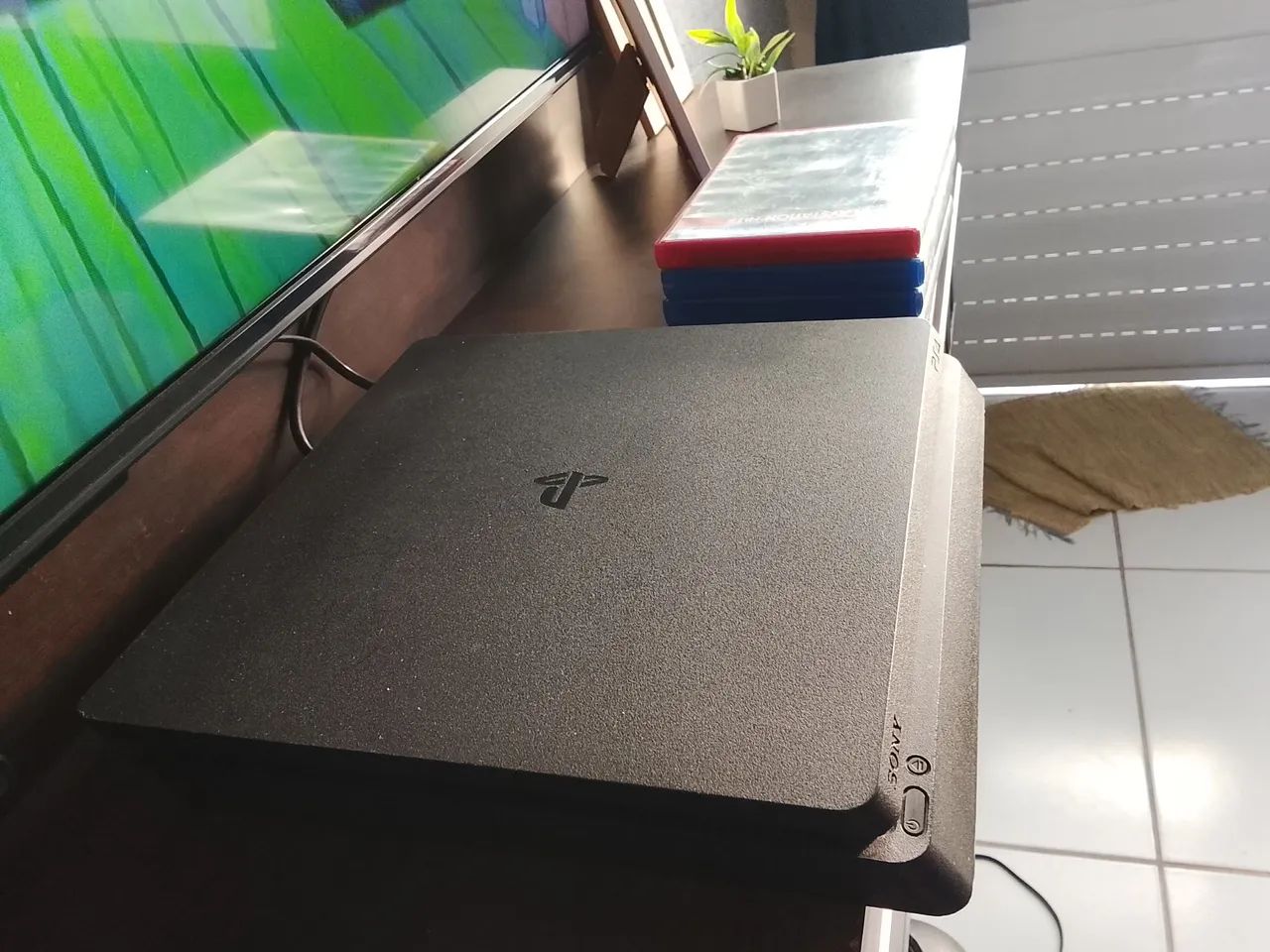 PS4 slim com 2 controles - Foto 2