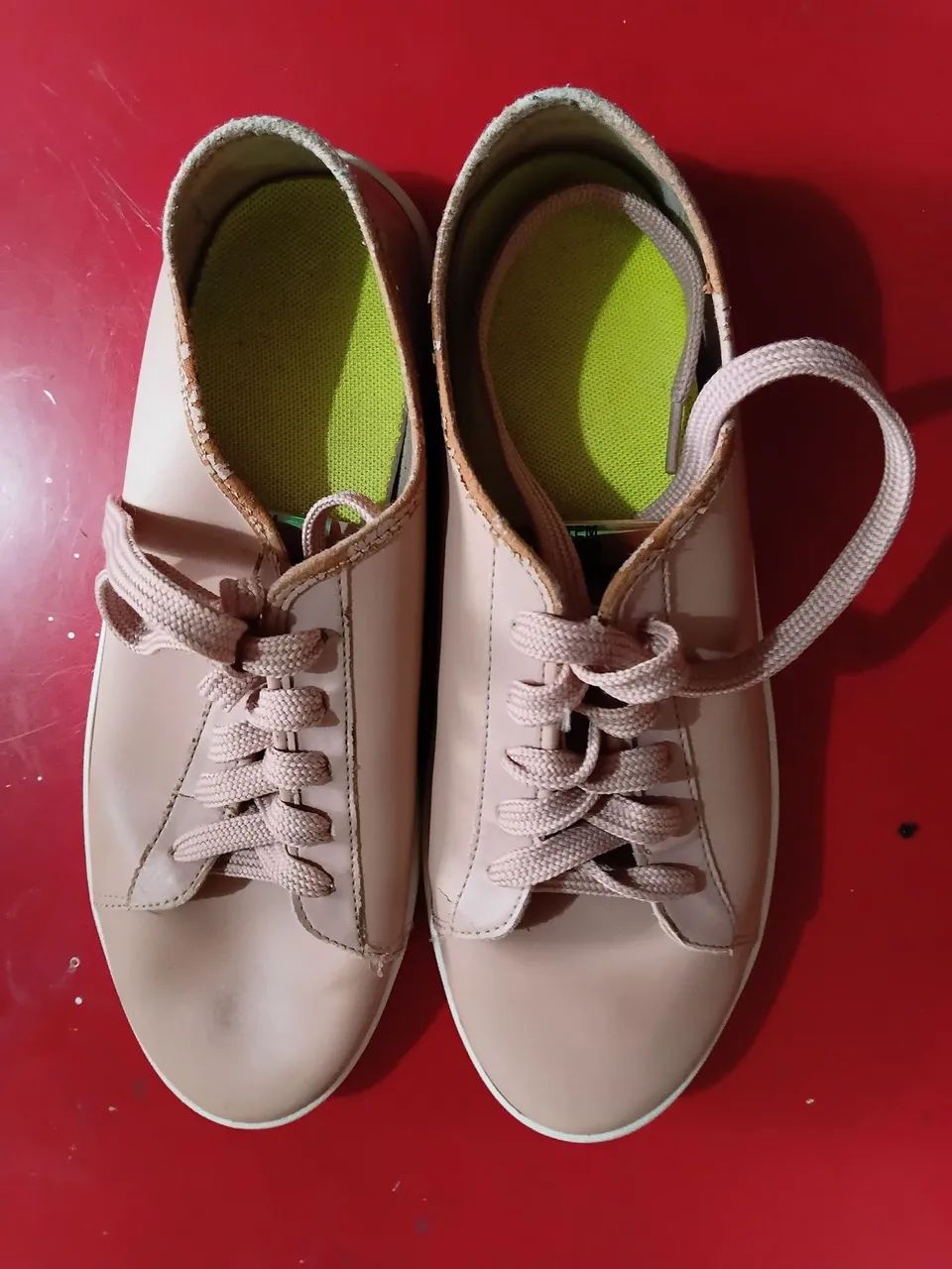 Tênis feminino ORIGINAL MOLECA. Tamanho 39. Com cordas, apenas leve desgaste na lateral.