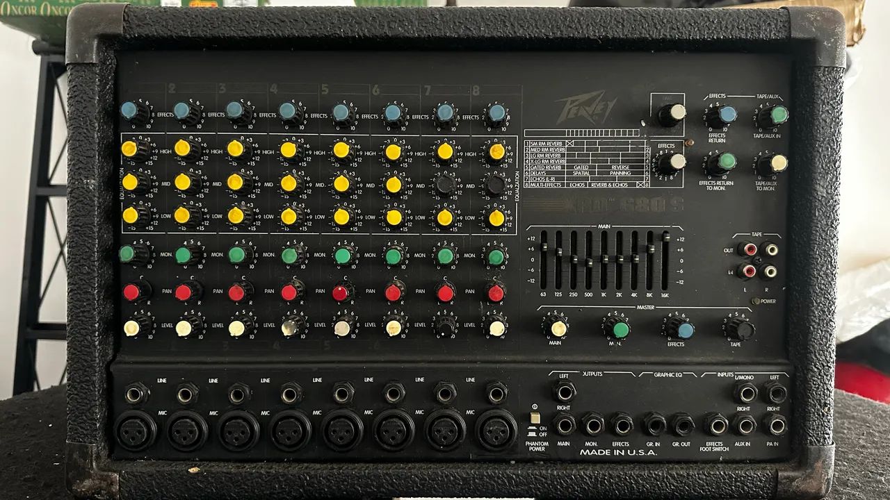 Mesa amplificada Peavey + 2 caixas 15? + 2 Subs 18?