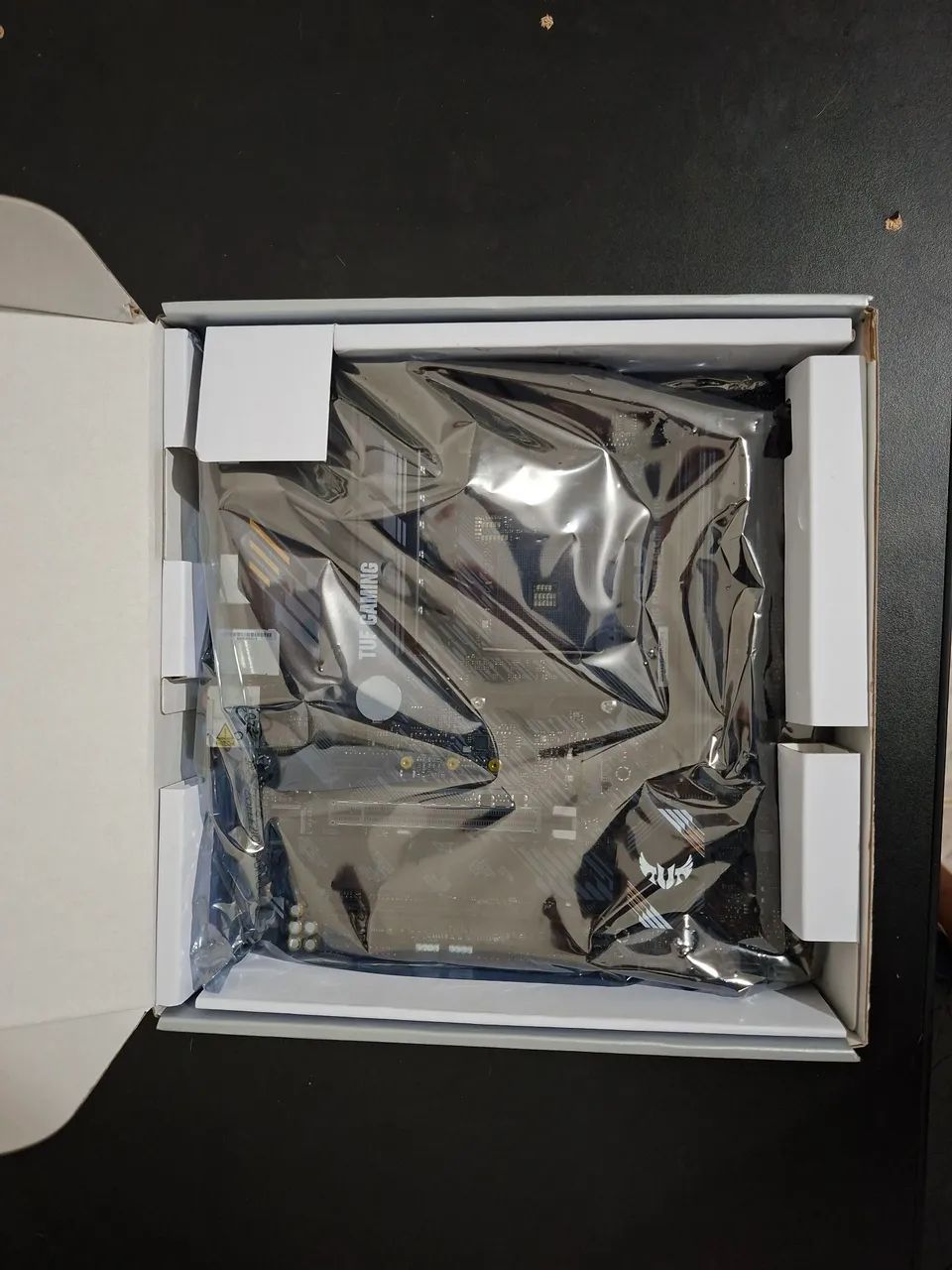 Placa mae nova sem uso TUF Gaming B550M - Foto 2
