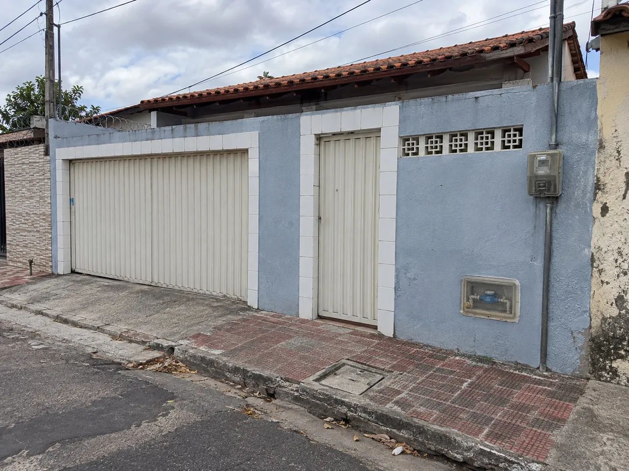 CASA A VENDA NO HENRIQUE JORGE