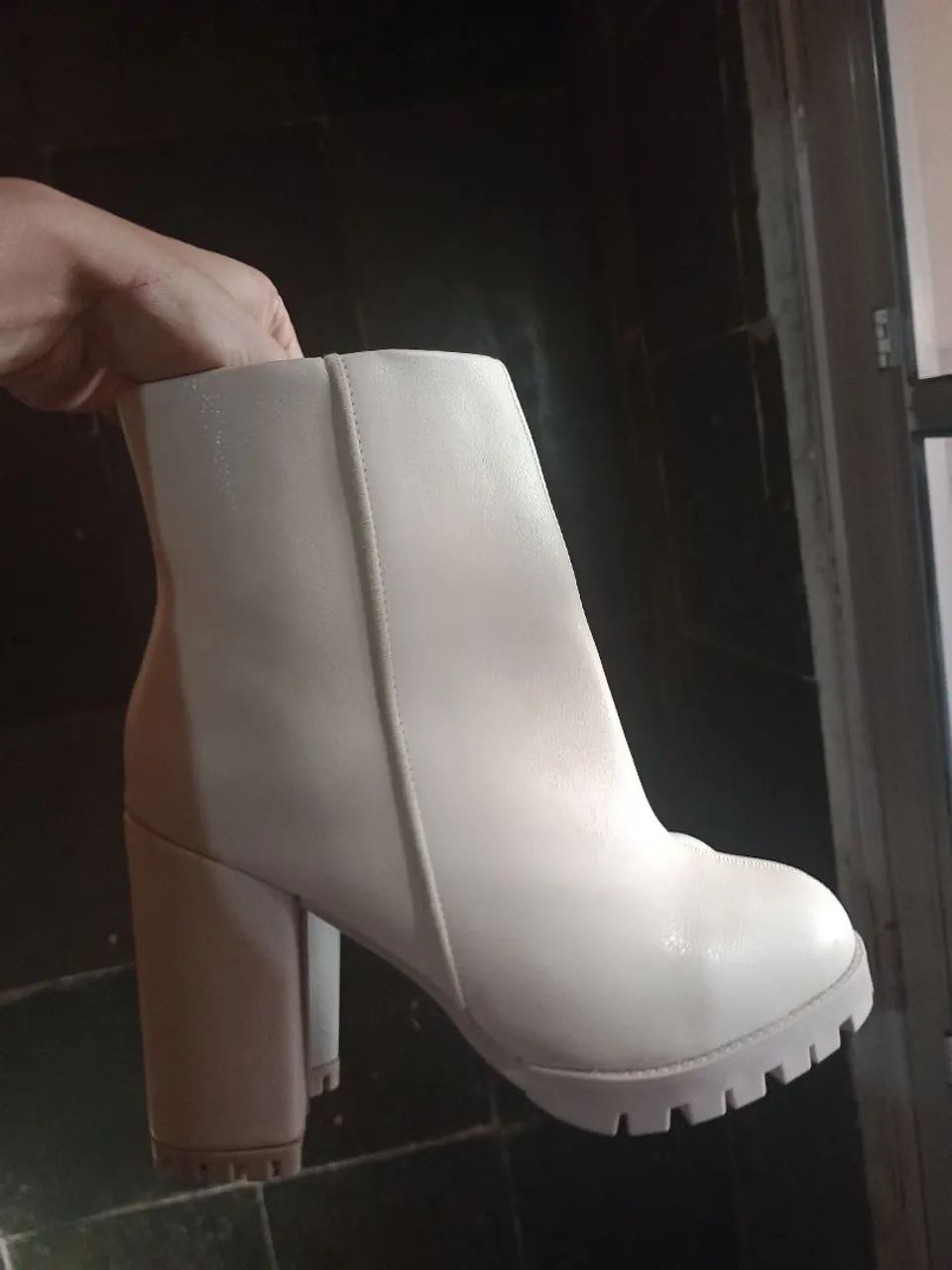 Bota creme veste 38 impecável  - Foto 3