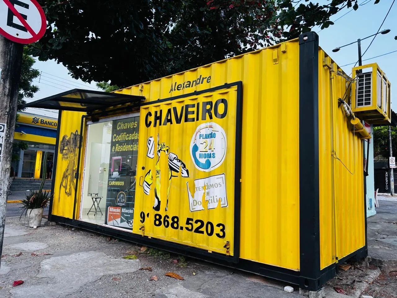 Container em perfeito estado loja 