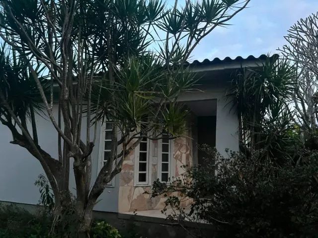 Casa + Edicula  espaçosa com varios quartos e banheiros + Garagem - Foto 4
