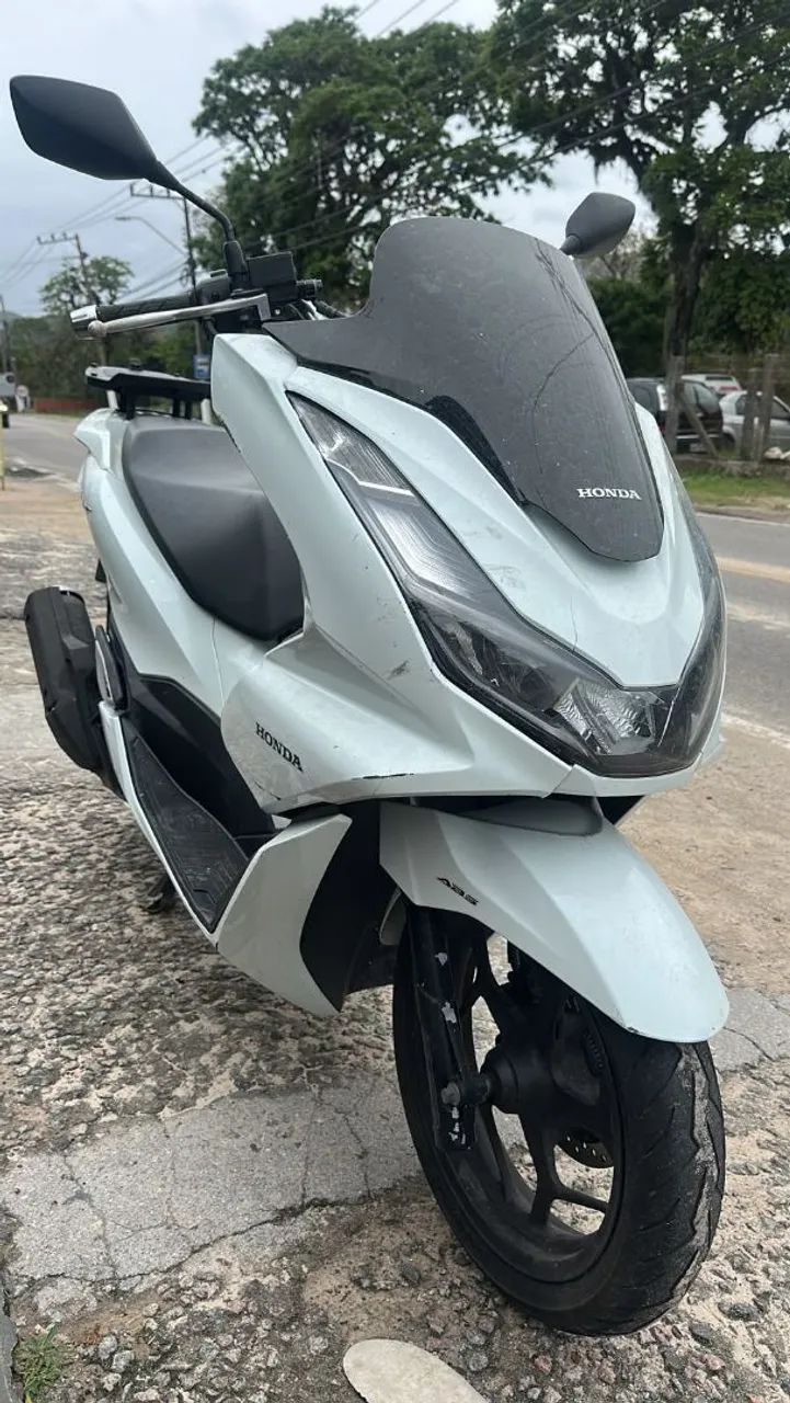 Pcx 2023 com baixíssima quilometragem 