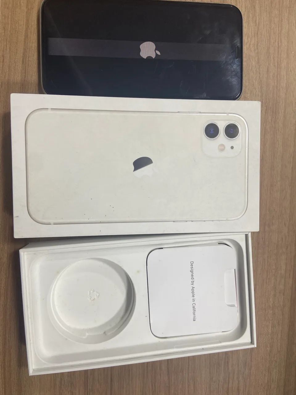 IPHONE 11 bom estado , mancha na tela  - Foto 2